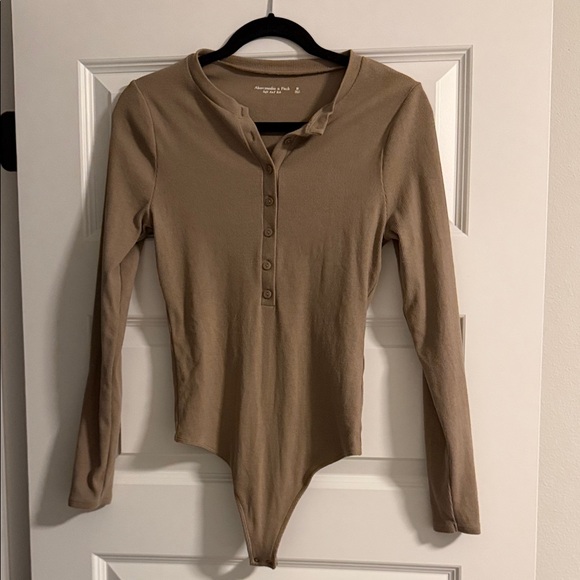 Abercrombie & Fitch Tops - Abercrombie Women's Tan Long Sleeve Bodysuit